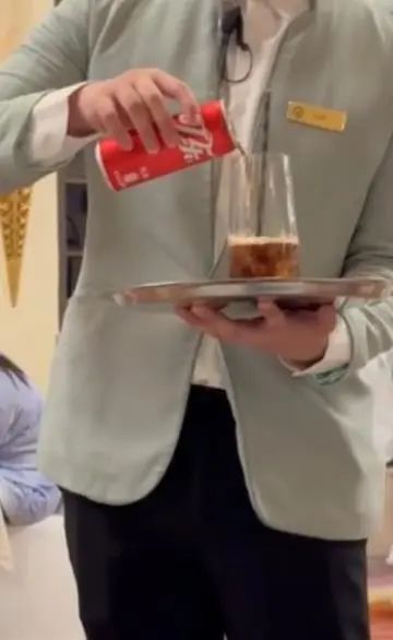 10倍配资可以找谁代注册 上海和平饭店被曝罐装可乐一杯卖50元，市监部门回应