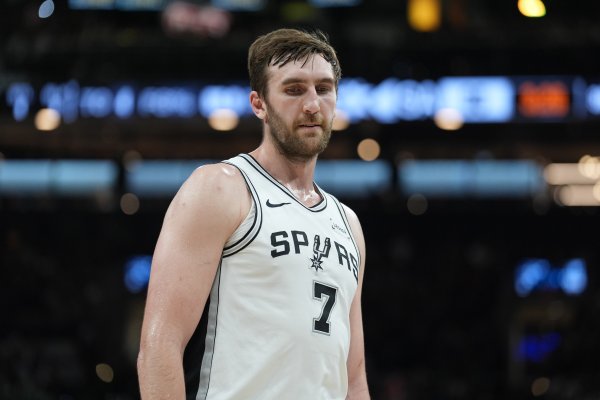 配资广告 马刺VS开拓者首发：科内特顶替文班 开拓者延续常规首发